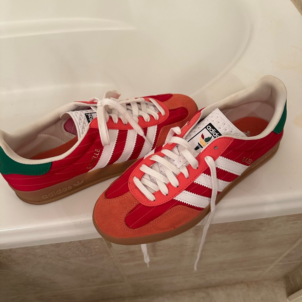 Adidas special edition Olympic red gazelle 
Perfect condition